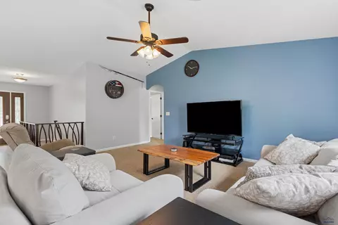7065 Townsend, Summerset, SD 57718 photo 3