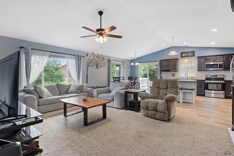 7065 Townsend, Summerset, SD 57718 photo 4
