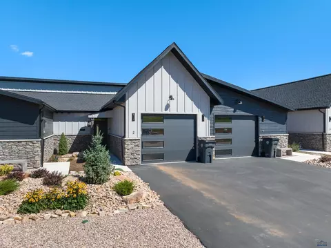 12274 Stagecoach Trl UNIT 2, Sturgis, SD 57785