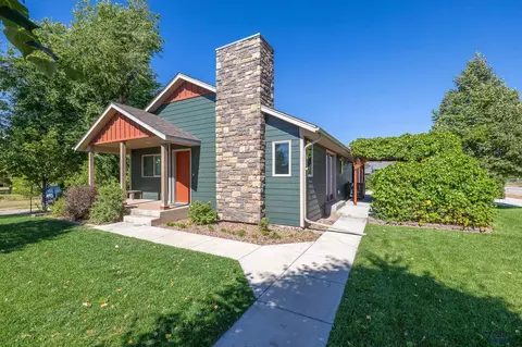 2802 W W Rpd, Rapid City, SD 57702