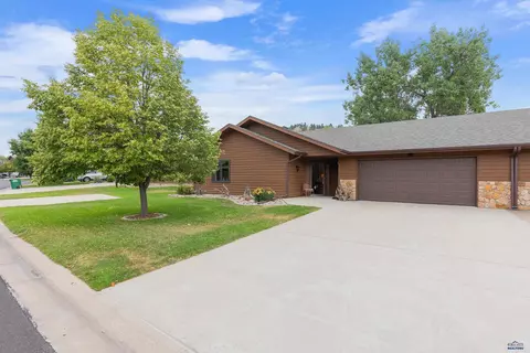 1190 Duffer Dr, Rapid City, SD 57702