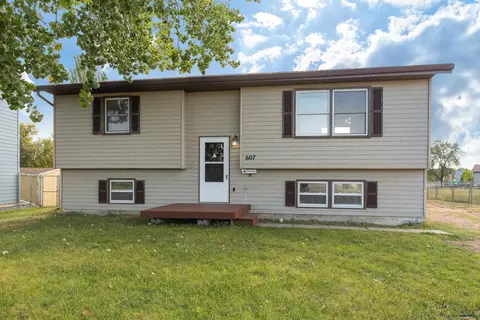 607 Bluebird Dr, Box Elder, SD 57719 photo 2