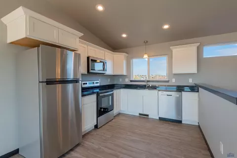 590 Denali Dr, Box Elder, SD 57719 photo 2