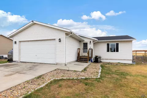 208 Janklow Ave, New Underwood, SD 57761