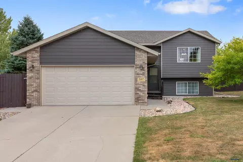 147 Soldier Field Ct, Rapid City, SD 57701