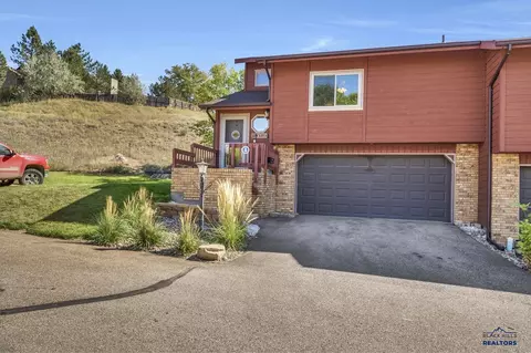 4718 Primrose Pl, Rapid City, SD 57702
