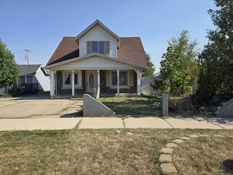 624 Wood Ave, Rapid City, SD 57701
