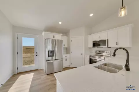 328 Northern Lights Blvd E, Box Elder, SD 57719 photo 4