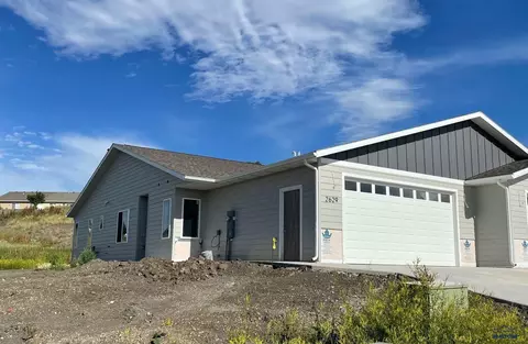 2629 Hennessy Dr, Rapid City, SD 57701