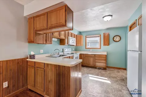 2305 S Baldwin, Sturgis, SD 57785 photo 7