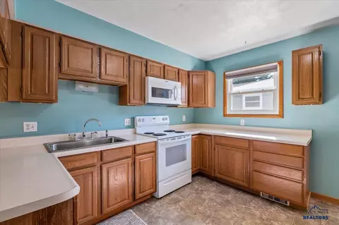 2305 S Baldwin, Sturgis, SD 57785 photo 5