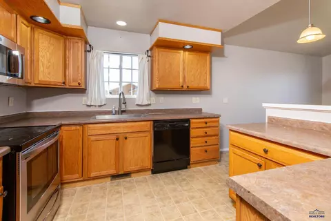 231 Freude Ln, Box Elder, SD 57719 photo 6