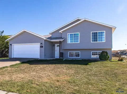 231 Freude Ln, Box Elder, SD 57719