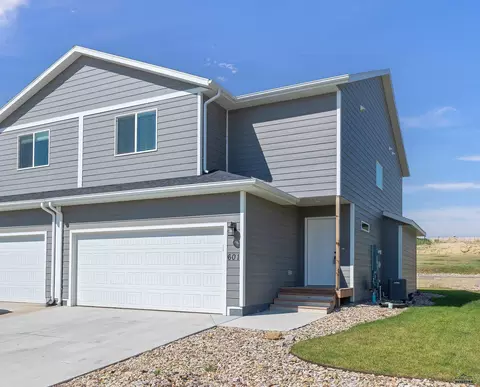 601 Copperfield Dr, Rapid City, SD 57703