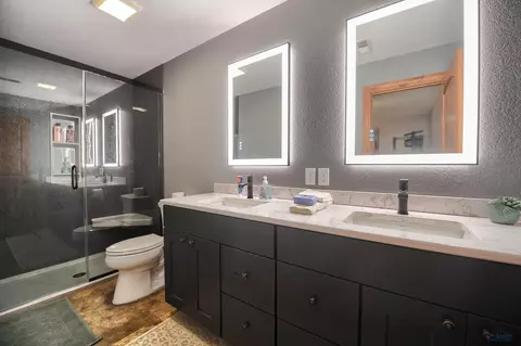 Bath - 11850 Valley View Dr, Spearfish, SD 57783 photo 4 of 4
