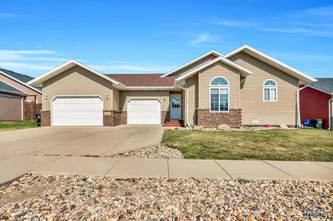 646 Country Rd W, Rapid City, SD 57701
