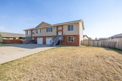 4622 Parkview Dr, Rapid City, SD 57701