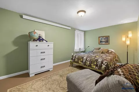 Bedroom - 708 Wright St, Custer, SD 57730 photo 2 of 2