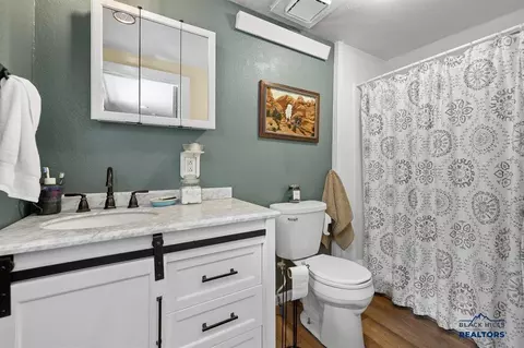 Bath - 708 Wright St, Custer, SD 57730 photo 1 of 2
