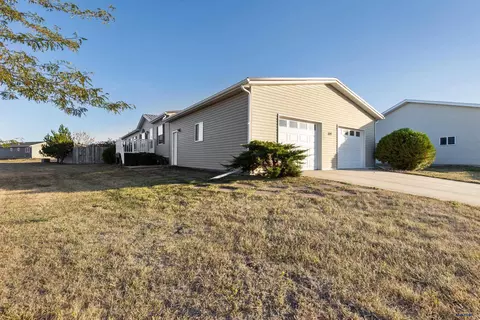 309 Kelly Ave, Wall, SD 57790