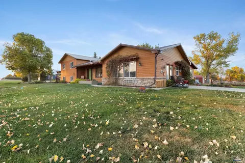 212 W 4th Ave, Wall, SD 57790 photo 5