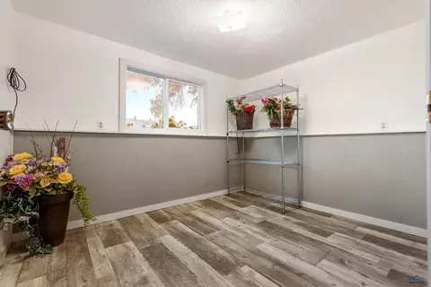 212 W 4th Ave, Wall, SD 57790 photo 28