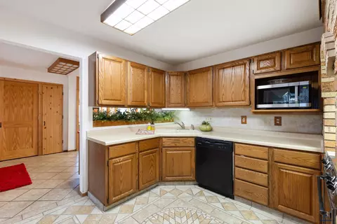 212 W 4th Ave, Wall, SD 57790 photo 12