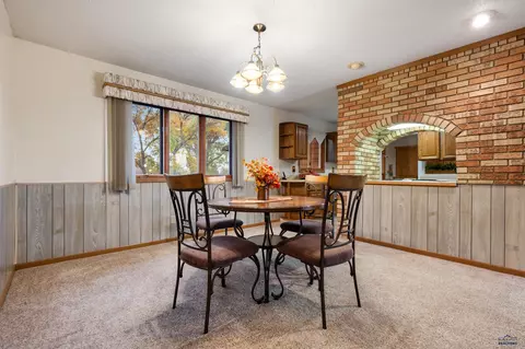 212 W 4th Ave, Wall, SD 57790 photo 18