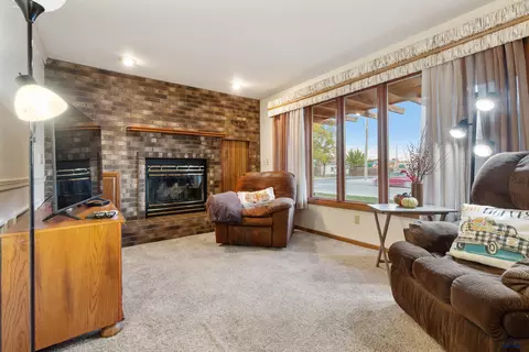 212 W 4th Ave, Wall, SD 57790 photo 8