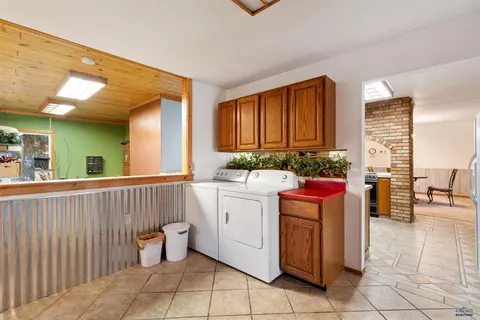212 W 4th Ave, Wall, SD 57790 photo 30