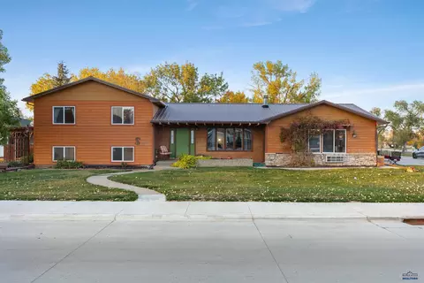 212 W 4th Ave, Wall, SD 57790 photo 1