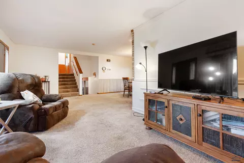 212 W 4th Ave, Wall, SD 57790 photo 10