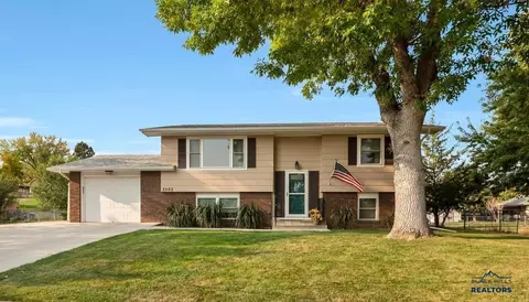 3505 Cypress Ct, Rapid City, SD 57701
