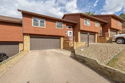 4706 Primrose Pl, Rapid City, SD 57702