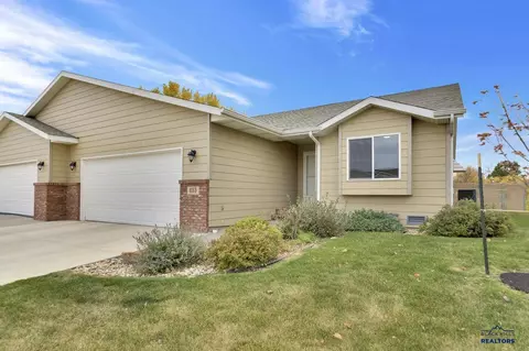 625 Auburn Dr, Rapid City, SD 57701