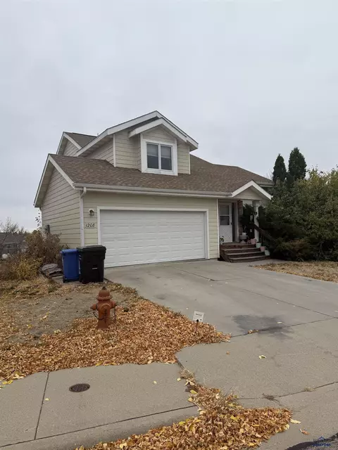 1208 Clover Ridge Dr, Rapid City, SD 57701
