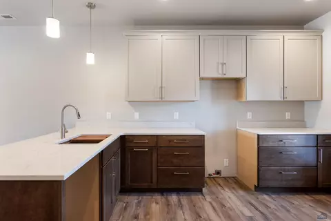 2206 Quartzite Dr, Sturgis, SD 57785 photo 2