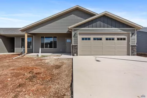 2206 Quartzite Dr, Sturgis, SD 57785