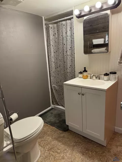 2027 10th Ave, Belle Fourche, SD 57717 photo 11