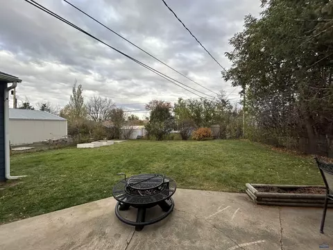 2027 10th Ave, Belle Fourche, SD 57717 photo 13