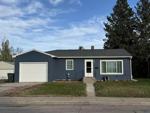 2027 10th Ave, Belle Fourche, SD 57717