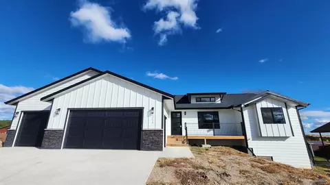 5214 Coal Bank Dr, Rapid City, SD 57701