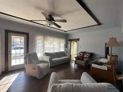 94 1st Ave, Edgemont, SD 57735 photo 4