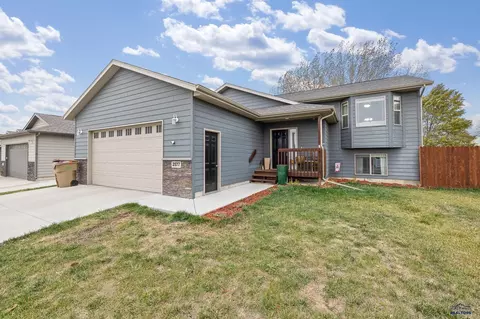 2577 Leola Ln, Rapid City, SD 57703