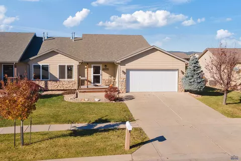 6803 Cog Hill Ln, Rapid City, SD 57702