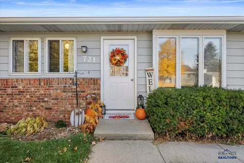 721 E Hudson St, Spearfish, SD 57783 photo 2