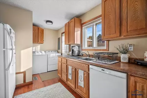 721 E Hudson St, Spearfish, SD 57783 photo 9