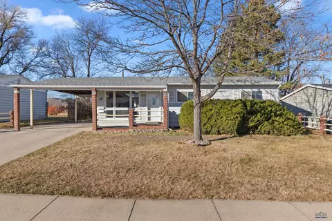 2203 Hoefer Ave, Rapid City, SD 57701