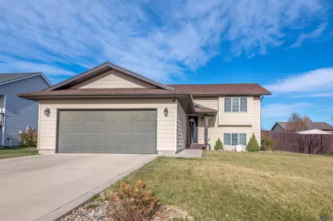 5202 Williams St, Rapid City, SD 57703
