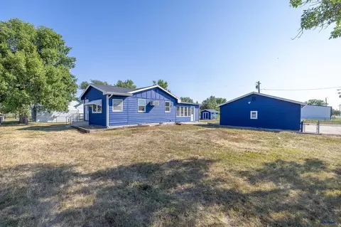 516 S B Ave, New Underwood, SD 57761